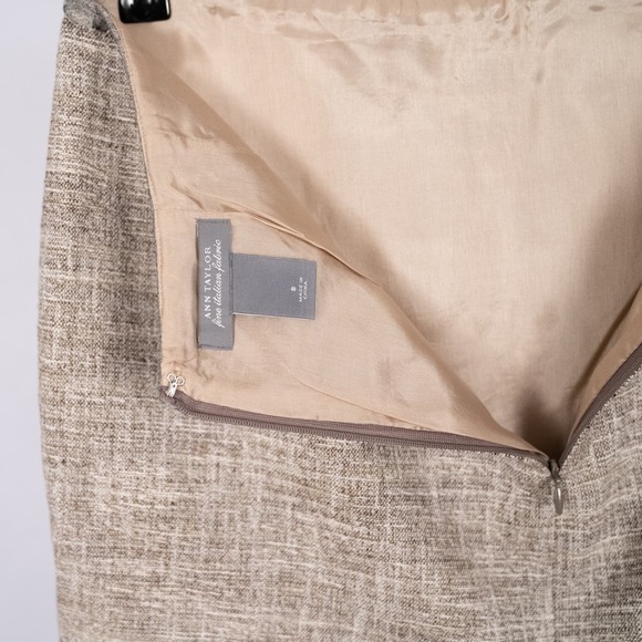 Ann Taylor Pencil Skirt Women's Size 8 Fine Italian Fabric Oatmeal Beige Neutral - Picture 4 of 5